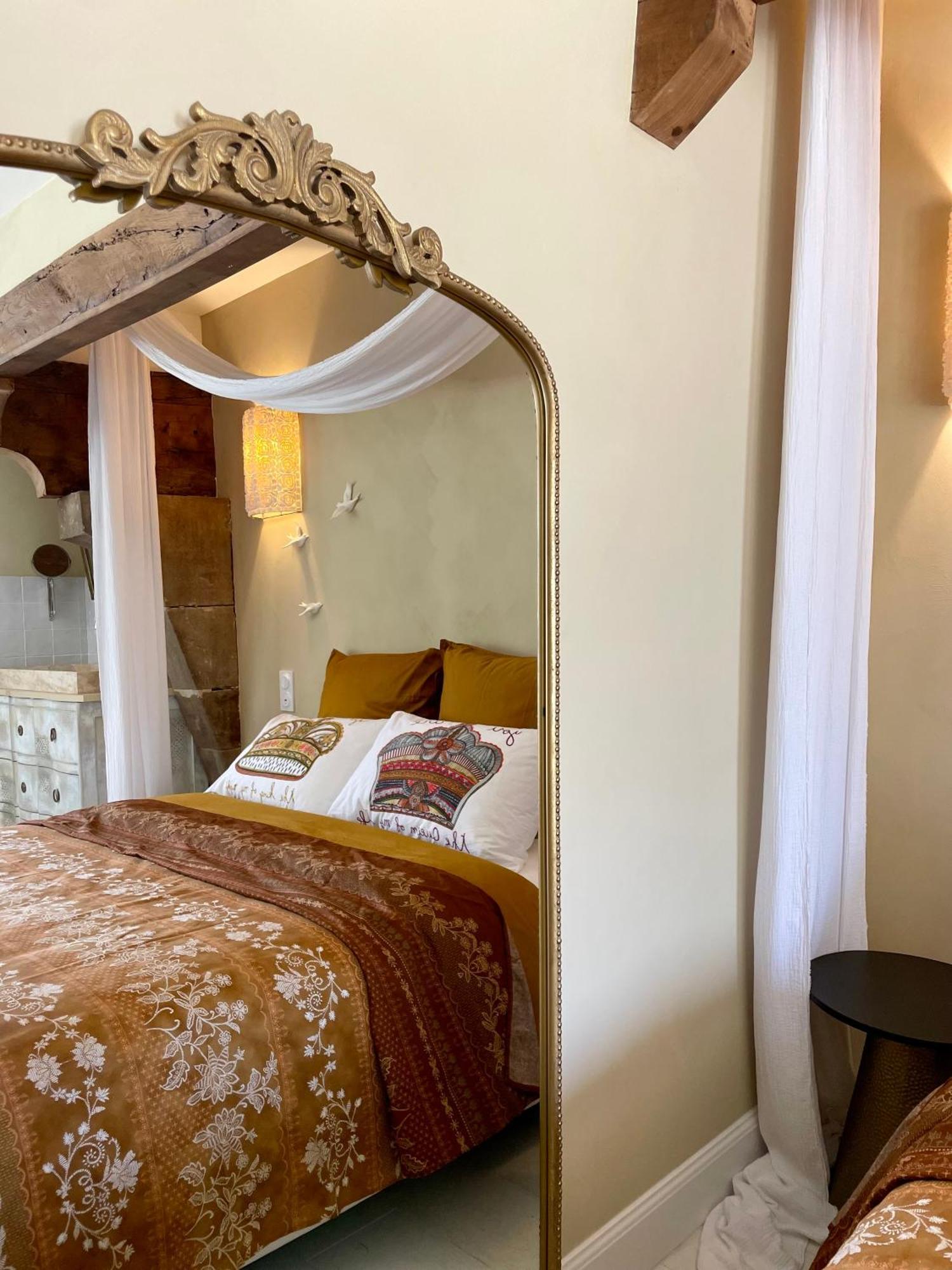 La Suite Dromoise 1809 Saint-Paul-les-Romans Exterior photo