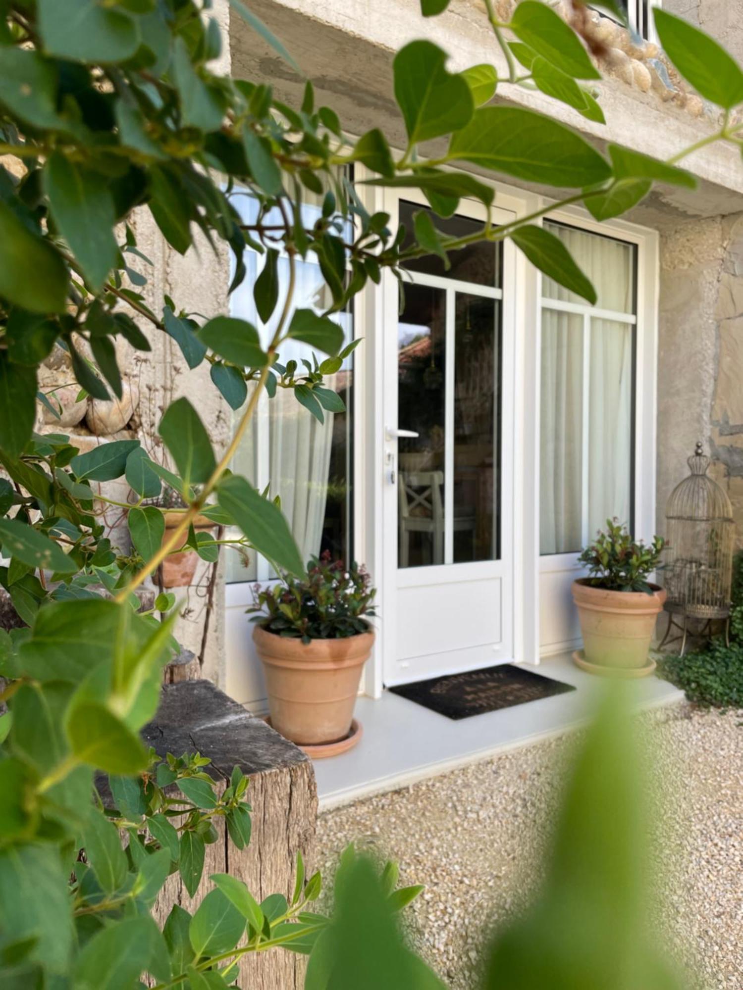 La Suite Dromoise 1809 Saint-Paul-les-Romans Exterior photo